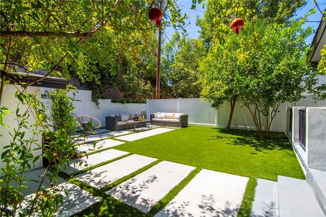 22284 Avenue San Luis, Woodland Hills, CA 91364