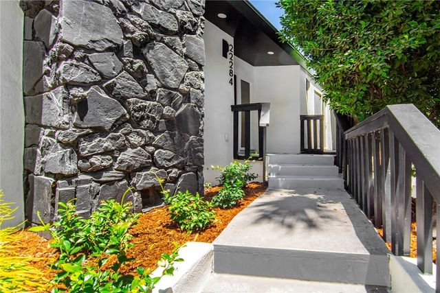 22284 Avenue San Luis, Woodland Hills, CA 91364