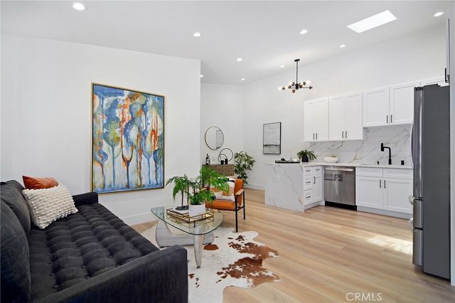 22284 Avenue San Luis, Woodland Hills, CA 91364