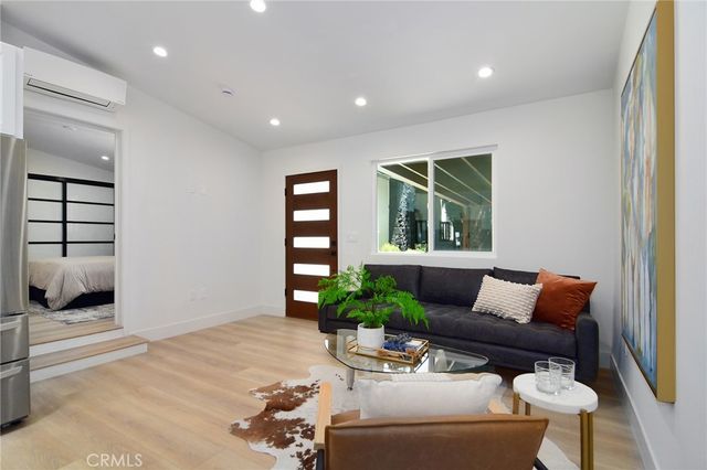 22284 Avenue San Luis, Woodland Hills, CA 91364