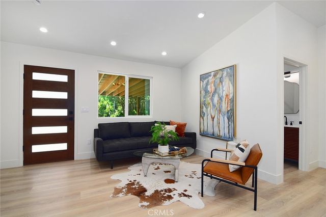 22284 Avenue San Luis, Woodland Hills, CA 91364