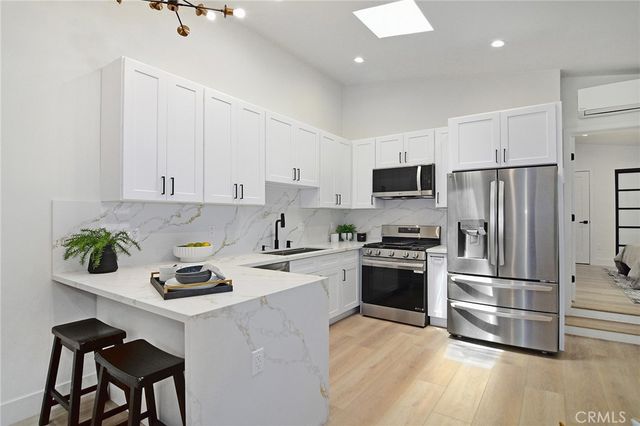 22284 Avenue San Luis, Woodland Hills, CA 91364