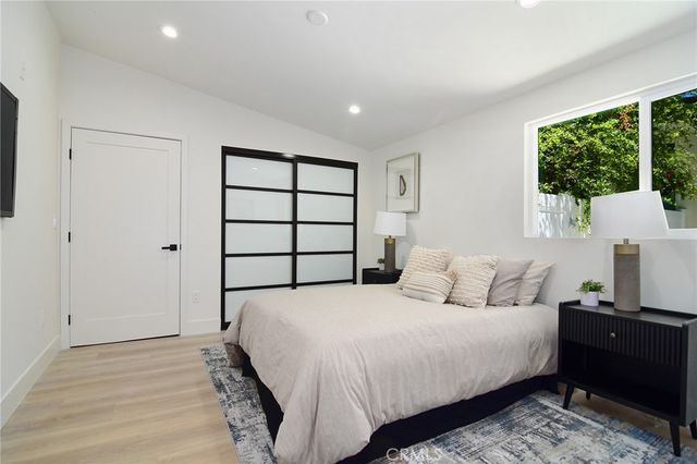 22284 Avenue San Luis, Woodland Hills, CA 91364