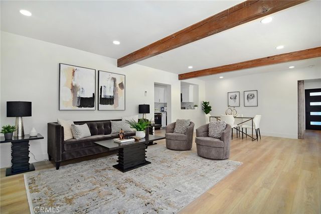 22284 Avenue San Luis, Woodland Hills, CA 91364