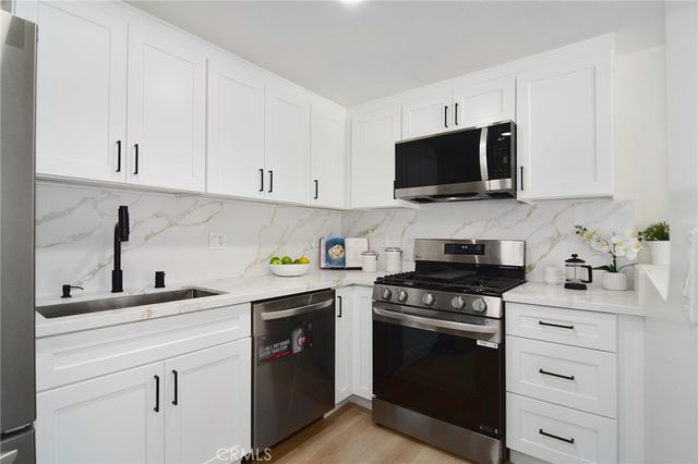 22284 Avenue San Luis, Woodland Hills, CA 91364