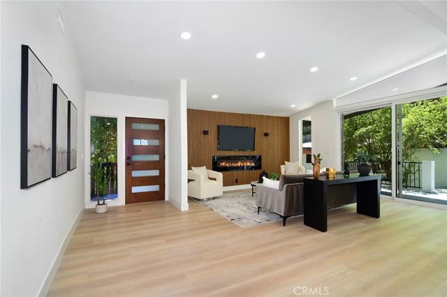 22284 Avenue San Luis, Woodland Hills, CA 91364