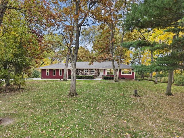 2945 Wyndwood Way, Sun Prairie, WI 53590