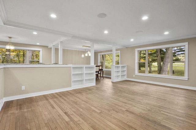 2945 Wyndwood Way, Sun Prairie, WI 53590