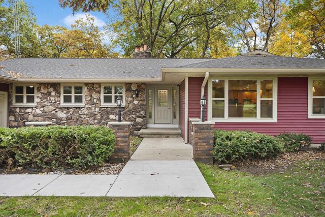 2945 Wyndwood Way, Sun Prairie, WI 53590