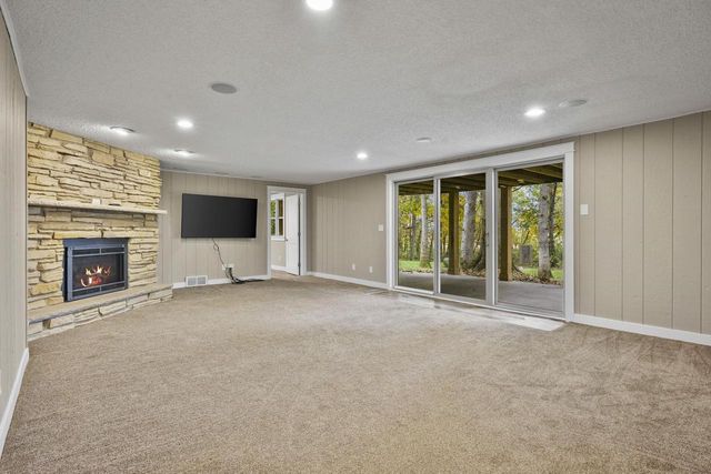 2945 Wyndwood Way, Sun Prairie, WI 53590