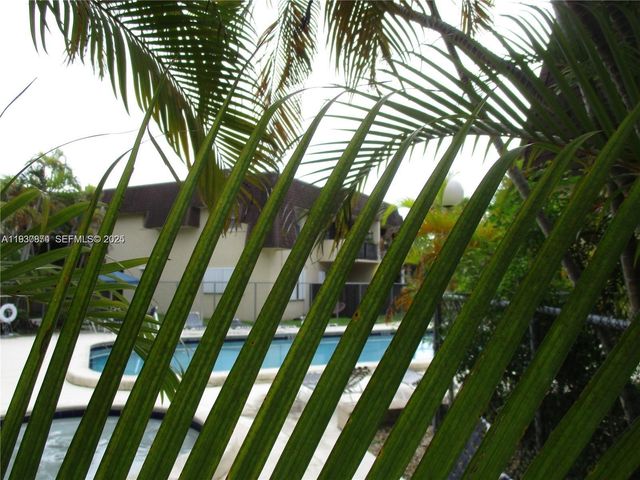 13726 SW 90th Ave 26, Miami, FL 33176