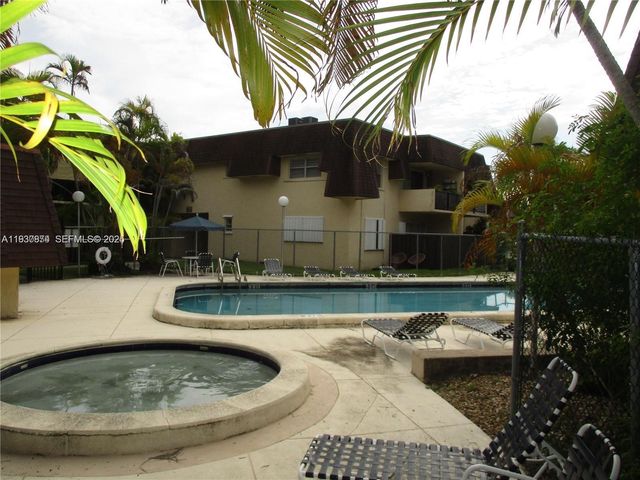 13726 SW 90th Ave 26, Miami, FL 33176