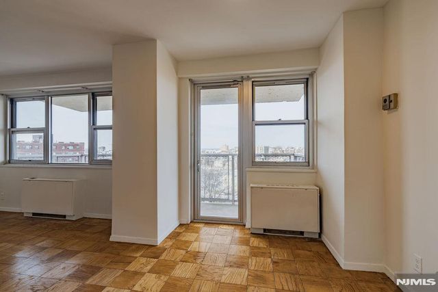 6600 JFK Blvd E 10K, West New York, NJ 07093