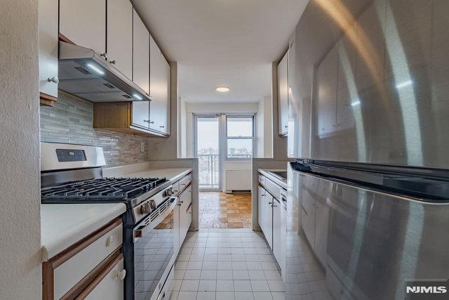 6600 JFK Blvd E 10K, West New York, NJ 07093