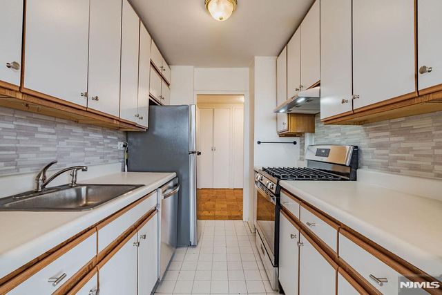 6600 JFK Blvd E 10K, West New York, NJ 07093