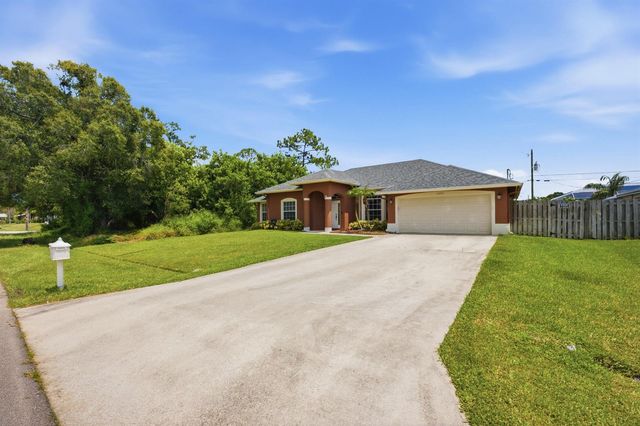 1526 SW MULLINAX Avenue, Port St. Lucie, FL 34953