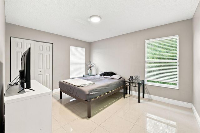 1526 SW MULLINAX Avenue, Port St. Lucie, FL 34953