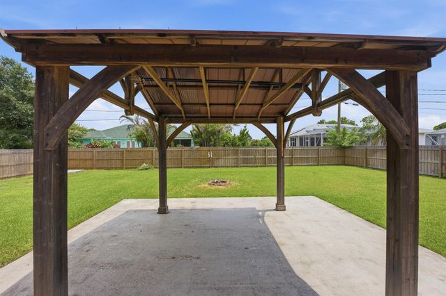 1526 SW MULLINAX Avenue, Port St. Lucie, FL 34953