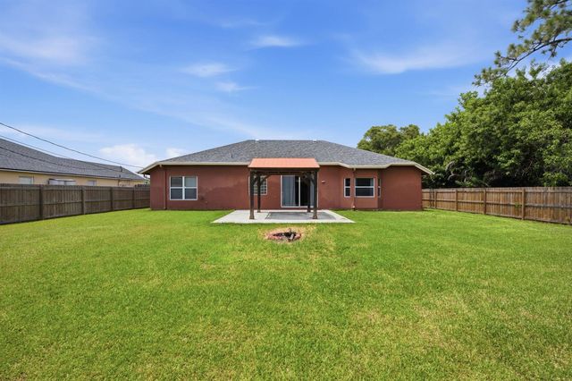 1526 SW MULLINAX Avenue, Port St. Lucie, FL 34953