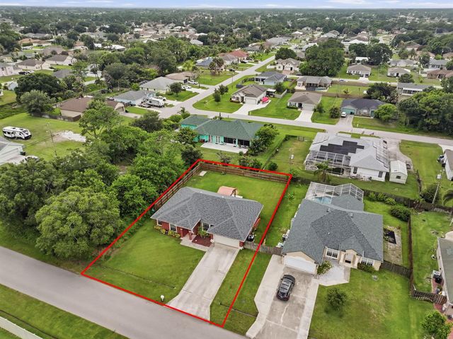 1526 SW MULLINAX Avenue, Port St. Lucie, FL 34953