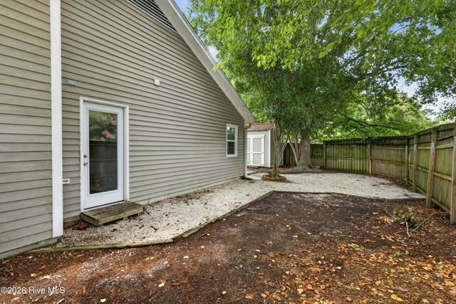 6700 Batsonwood Court, Wilmington, NC 28405