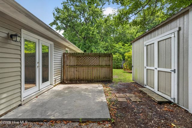 6700 Batsonwood Court, Wilmington, NC 28405