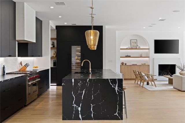 8609 Navidad DR, Austin, TX 78735