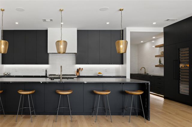 8609 Navidad DR, Austin, TX 78735