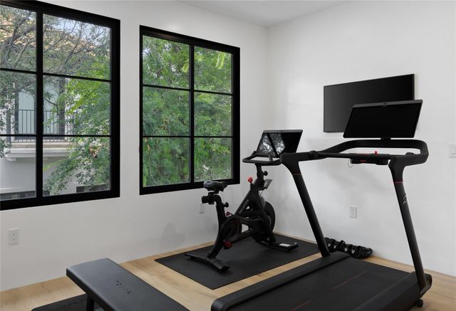 8609 Navidad DR, Austin, TX 78735