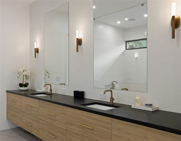 8609 Navidad DR, Austin, TX 78735