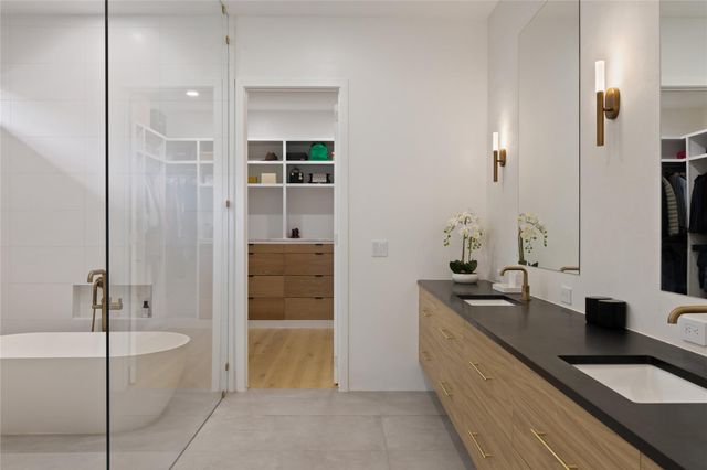 8609 Navidad DR, Austin, TX 78735