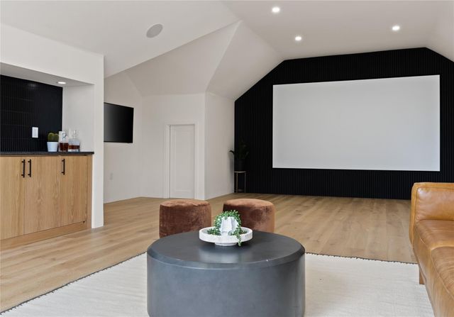 8609 Navidad DR, Austin, TX 78735