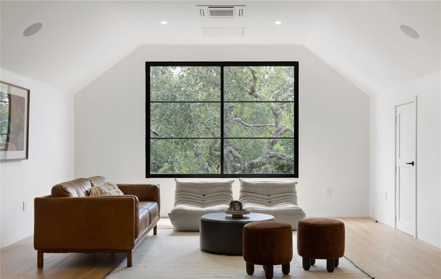 8609 Navidad DR, Austin, TX 78735