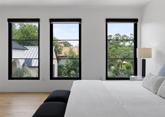 8609 Navidad DR, Austin, TX 78735