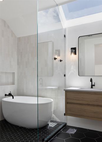 8609 Navidad DR, Austin, TX 78735