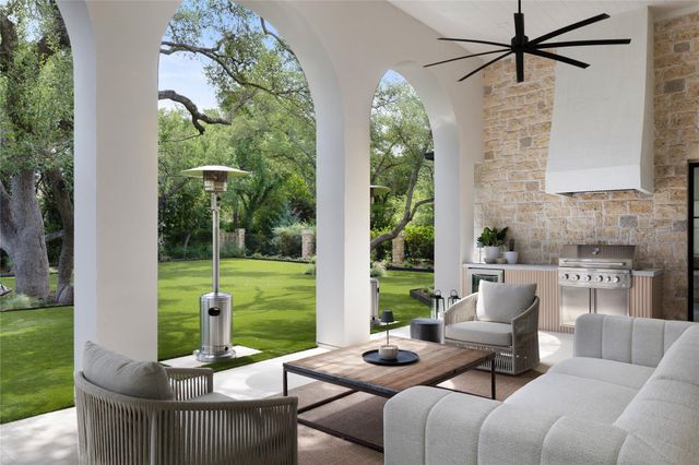 8609 Navidad DR, Austin, TX 78735