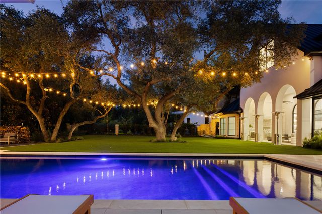 8609 Navidad DR, Austin, TX 78735