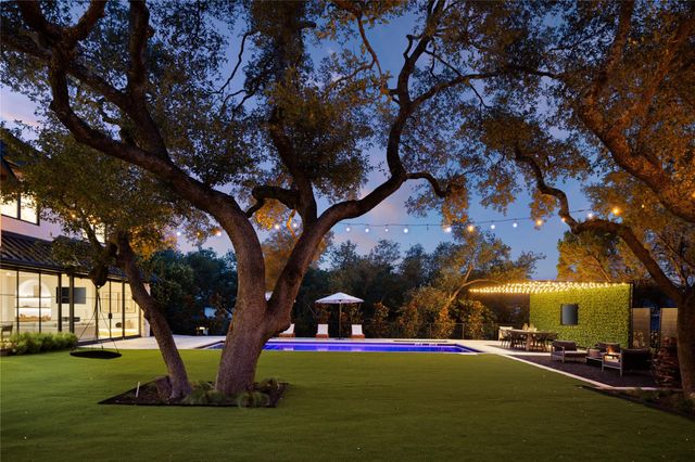 8609 Navidad DR, Austin, TX 78735