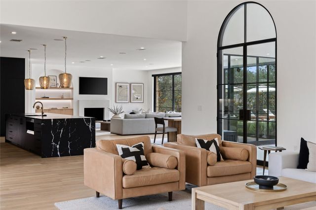 8609 Navidad DR, Austin, TX 78735