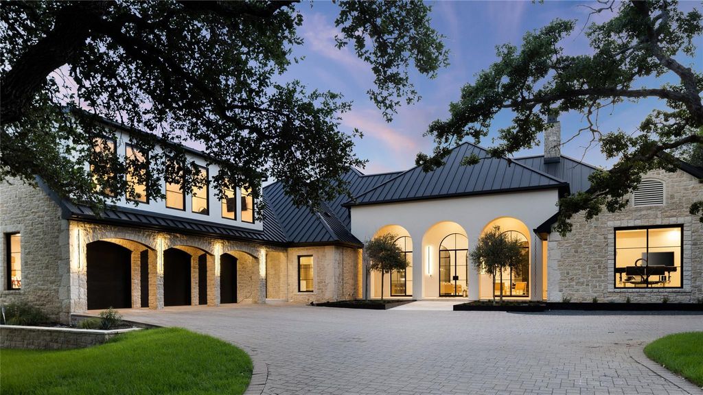 8609 Navidad DR, Austin, TX 78735