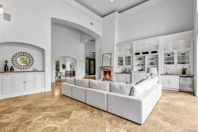6102 Avenida Alteras, Rancho Santa Fe, CA 92067