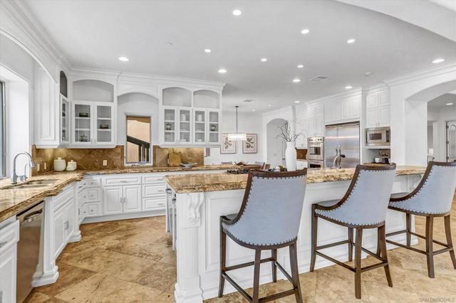 6102 Avenida Alteras, Rancho Santa Fe, CA 92067