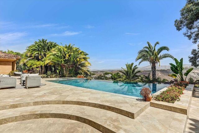 6102 Avenida Alteras, Rancho Santa Fe, CA 92067