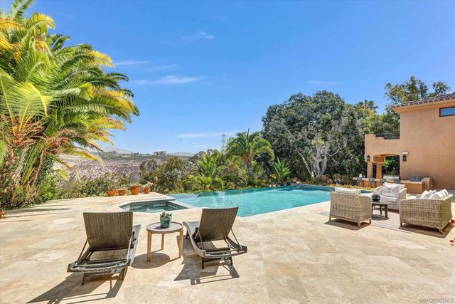 6102 Avenida Alteras, Rancho Santa Fe, CA 92067