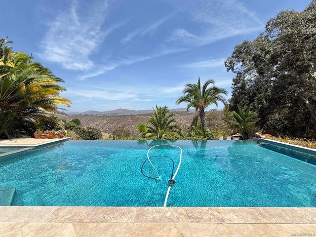 6102 Avenida Alteras, Rancho Santa Fe, CA 92067