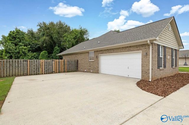 112 Shallowhill Road, Huntsville, AL 35811