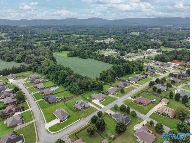112 Shallowhill Road, Huntsville, AL 35811