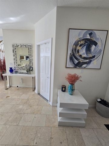 7950 NW 108th Pl, Doral, FL 33178
