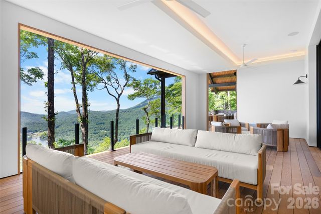 140 Panther Summit Drive, Lake Toxaway, NC 28747