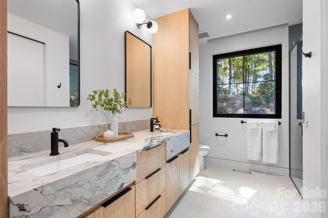 140 Panther Summit Drive, Lake Toxaway, NC 28747